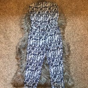 Strapless white and blue jumper